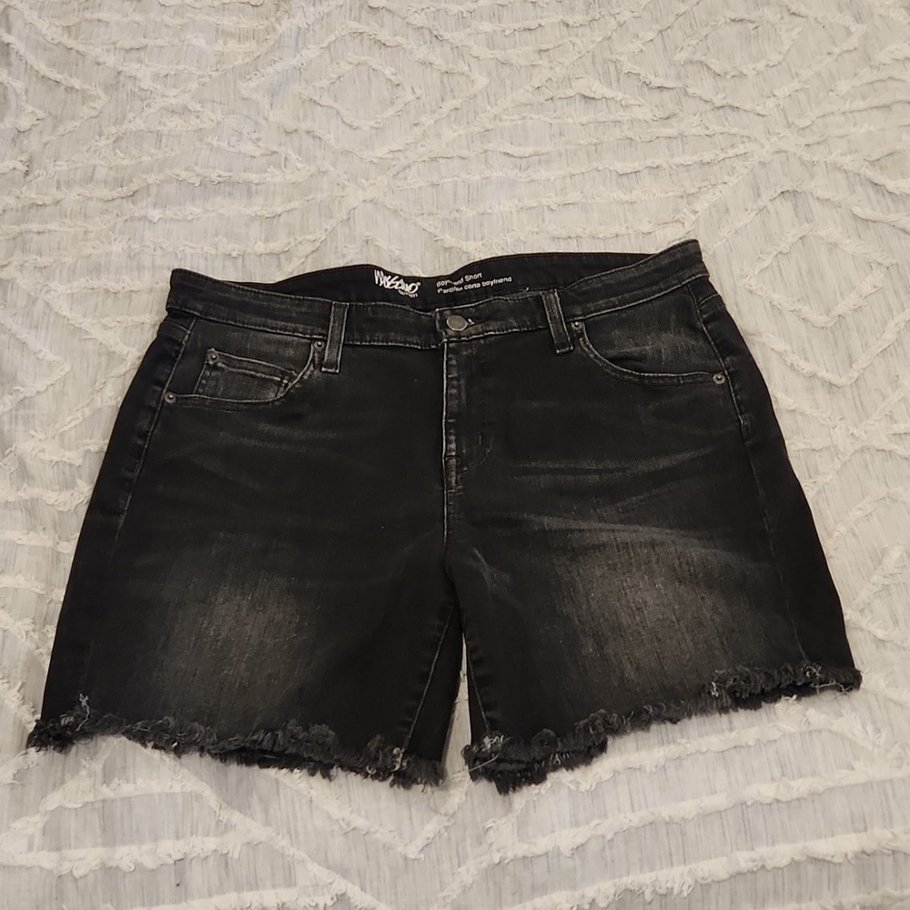 Faded Black Mossimo denim boyfriend shorts size 14!